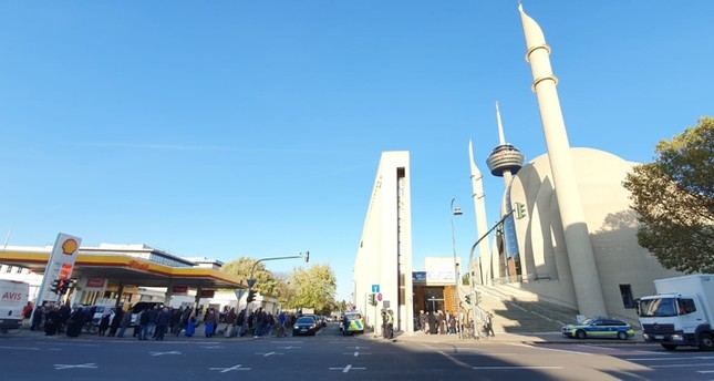 إخلاء مكتب “الاتحاد الإسلامي التركي” في ألمانيا بعد بلاغ بوجود قنبلة