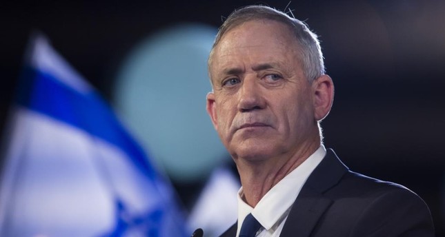 غانتس يتلقى تفويضا رسميا بتشكيل حكومة جديدة في إسرائيل