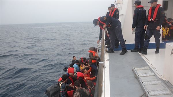 خفر السواحل التركي يعلن عن ضبط 1915 مهاجرًا خلال أسبوع