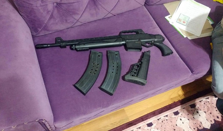 İstanbul merkezli 10 ilde silah kaçakçılığı operasyonu: 4'ü polis 75…