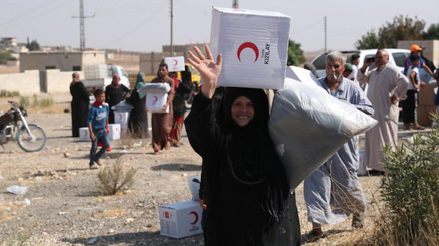 Türk Kızılay'ı Barış Pınar'ı sayesinde terörden arındırılan Tel Abyad'daki 1500 Suriyeli aileye yardımda bulundu