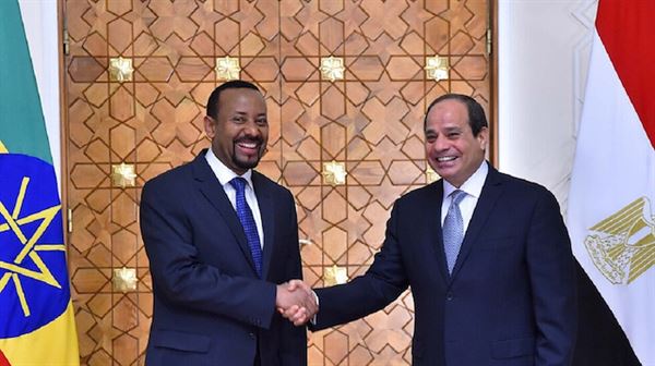 بعد تلويح إثيوبي بالحرب.. السيسي يلتقي 'آبي أحمد' في سوتشي