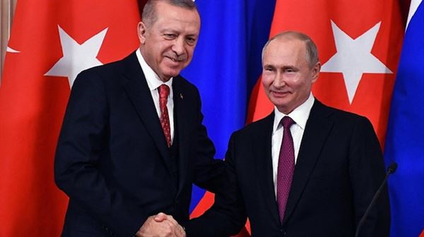 Turkish, Russian leaders discuss Syria over phone