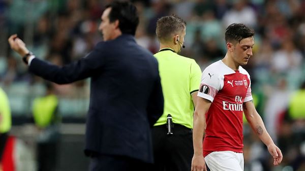 Unai Emery'den Mesut Özil açıklaması: Ortak kararla kadro dışı…