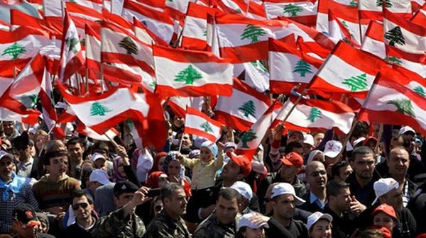 لبنان.. 'حراك صيدا' يطالب بـ'حكومة إنقاذ' وإستعادة الأموال المنهوبة