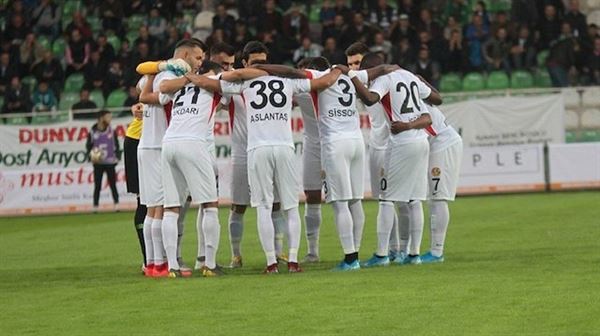 Eskişehirsporlu futbolcular kazan kaldırdı