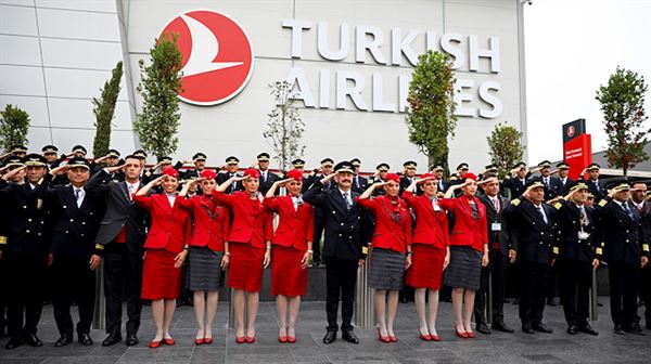 الخطوط الجوية التركية تدعم حملة 'أرسل تحية للجيش التركي'