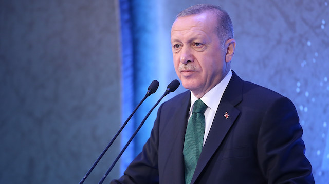 Cumhurbaşkanı Erdoğan'dan sağlıkçılara: Alkışlıyorum, tebrik ediyorum