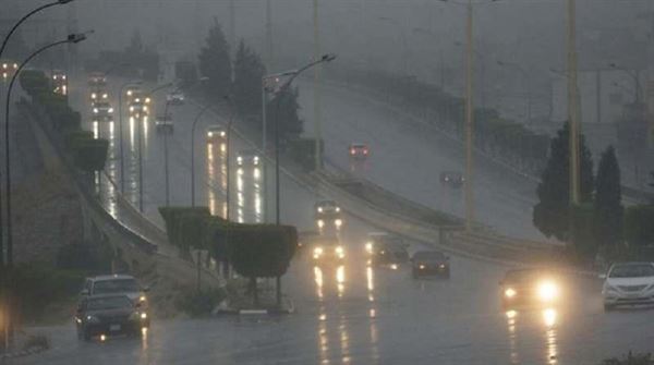 دول خليجية تحذر من التقلبات الجوية ومصر تنفي قدوم إعصار