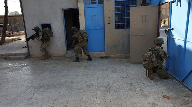 YPG’liler hapishanedeki DEAŞ’lıları serbest bıraktı