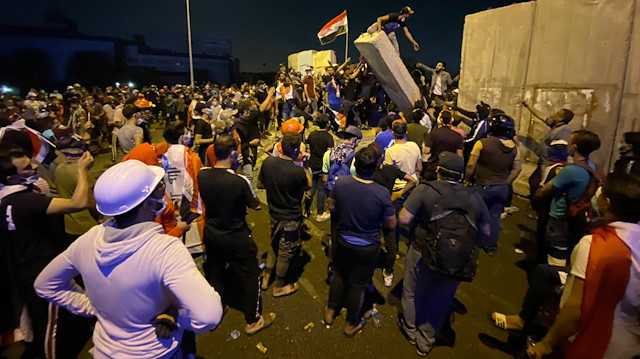Irak'taki hükümet karşıtı gösterilerde 6 gün içinde hayatını kaybedenlerin sayısı 100'e yükseldi