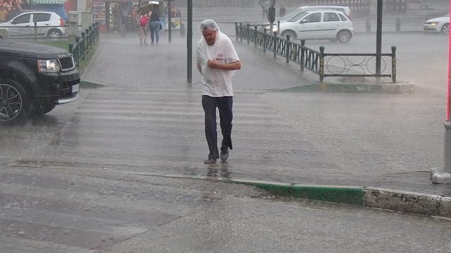 Meteoroloji'den fırtına uyarısı: Yarın akşama kadar sürecek