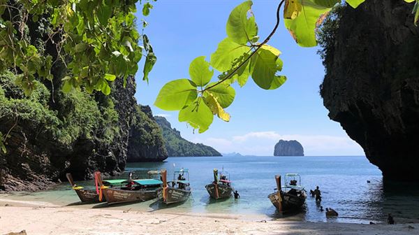 Thailand's Sept foreign tourist arrivals up 10% y/y