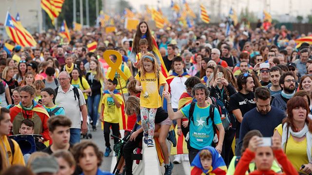 Thousands converge on Barcelona for fifth day of Catalan protests