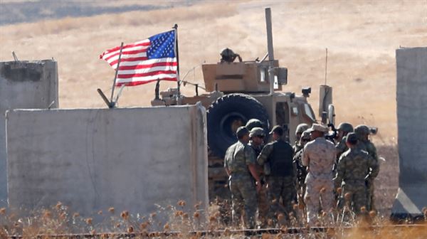 US troops cross into Iraq from Syria: witnesses