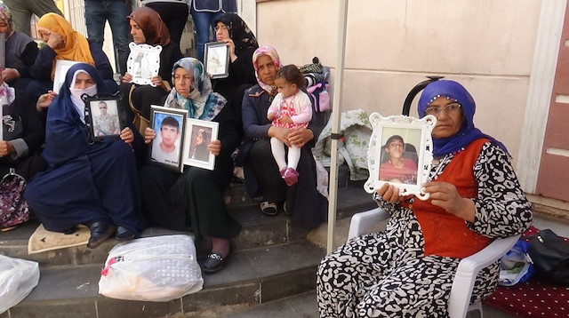 Diyarbakır anneleri 47 gündür HDP önünde evlatlarını bekliyorlar: Oğlumun hasretinden geceleri yatamıyorum