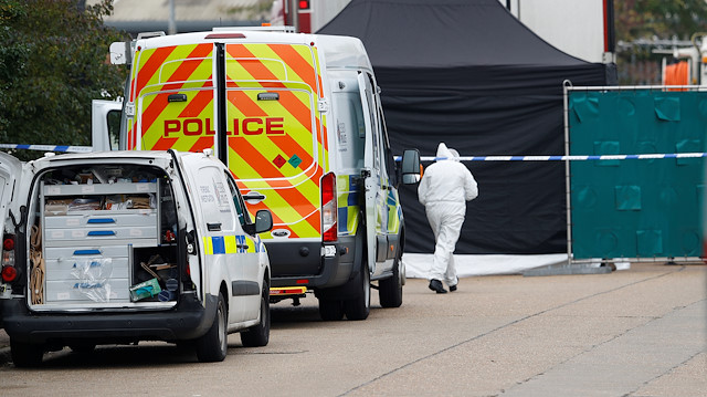 İngiltere'de bir kamyonda 39 ceset bulundu: Kurbanların arasında 10 yaşında bir erkek çocuk da bulunuyor