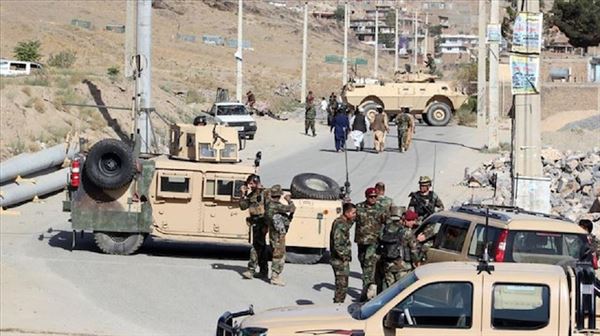 مقتل 3 مدنيين في هجوم انتحاري استهدف موكب والي أفغاني