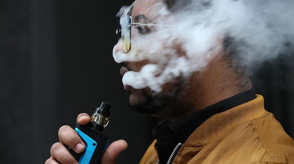 Malaysia considers total vaping ban after reports of US deaths