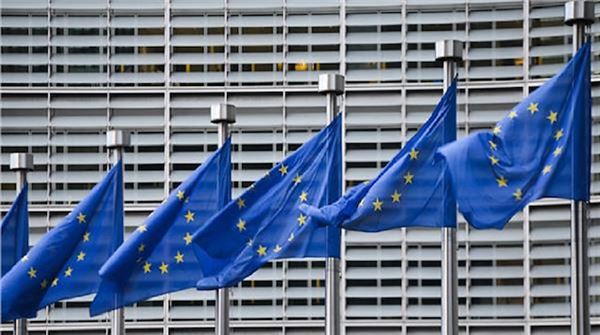 المفوضية الأوروبية تأسف لفرض واشنطن رسوما جمركية.. وتتعهد بالرد