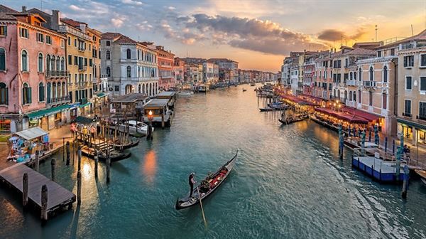 Venice to begin charging tourist entrance fee