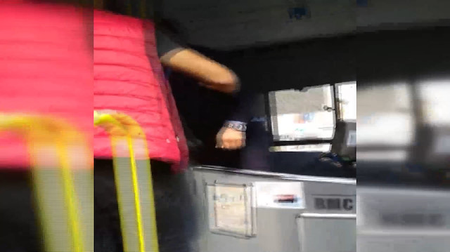 Halk otobüsü şoförü ve yolcu arasında tartışma