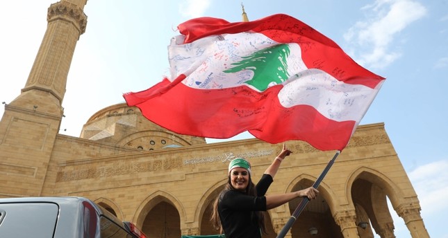 احتجاجات لبنان تدخل شهرها الثاني.. ماذا حققت؟