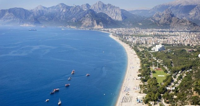 Erosion threatens Antalya's famous Konyaaltı Beach, report says