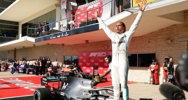 Hamilton wins 6th Formula One title at US Grand Prix