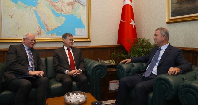وزير الدفاع التركي يستقبل المبعوث الأمريكي إلى سوريا