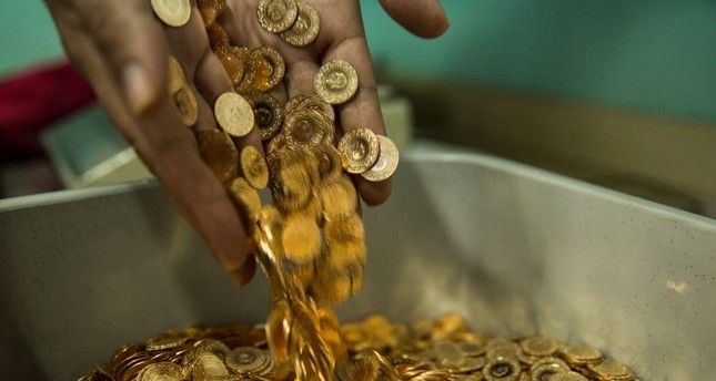 Turks rush for gold, deposits rise 67.3%25 in 9 months
