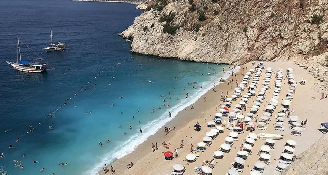 Number of foreign visitors to Turkey surges 14.5%25 year-on-year