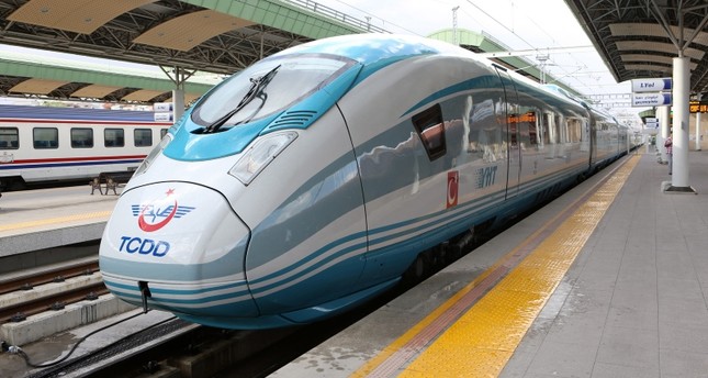 تعديل مسار القطار السريع أنقرة-إسطنبول لاختصار المسافة وتقصير زمن…