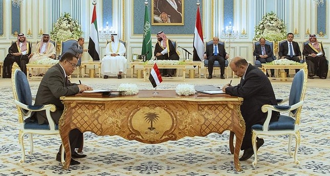 Power-sharing deal signed between Yemeni government, southern…