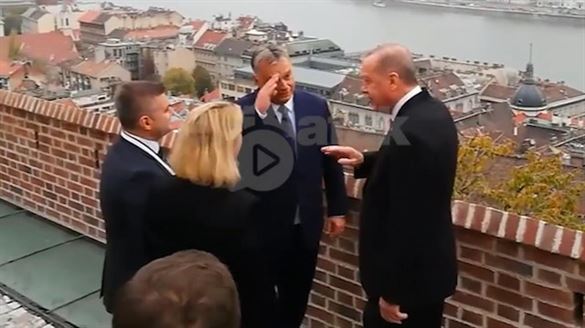 Cumhurbaşkanı Erdoğan ve Macar Başbakan Orban'dan asker selamı