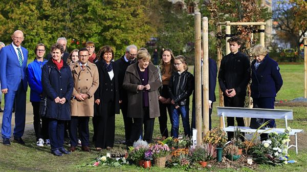 Merkel visits memorial to neo-Nazi victims