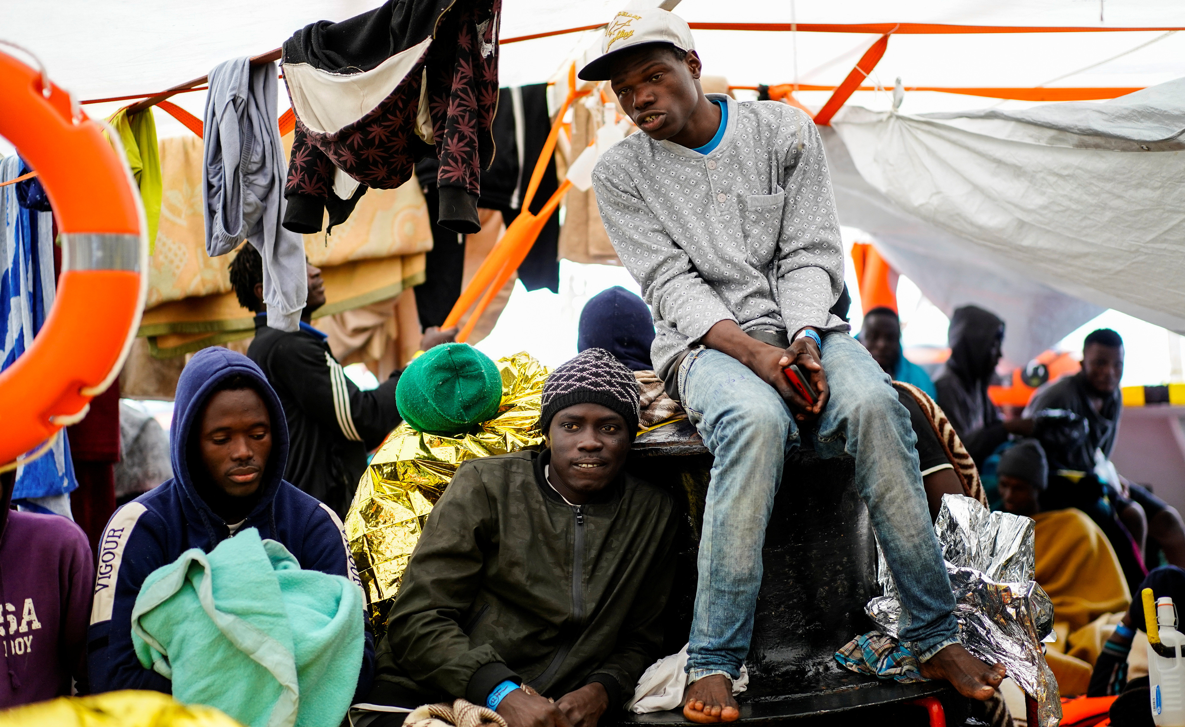 Akdeniz'de kurtarılan 276 düzensiz göçmen için AB ülkelerinden liman…