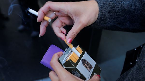 Smoking raises risk of contracting pneumonia