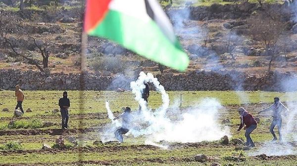 إصابة عشرات الفلسطينيين واعتقال 2 بمواجهات مع قوة إسرائيلية بالقدس