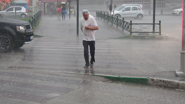 Meteoroloji'den son dakika sağanak yağış uyarısı: Hortum ve sele…