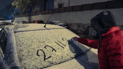 الثلوج تطل برأسها في أرضروم شرقي تركيا