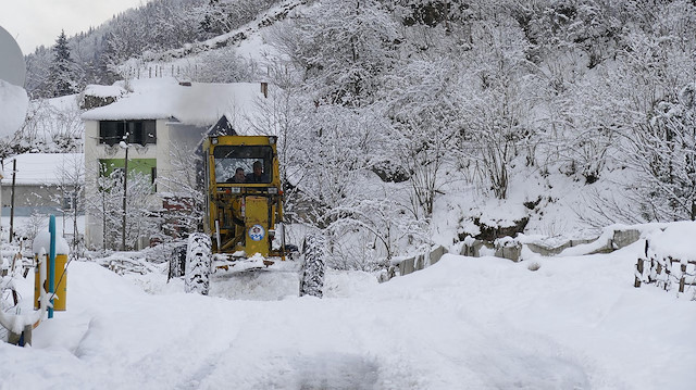 Meteoroloji'den kar ve sağanak uyarısı: Yüksek kesimlerde kar…