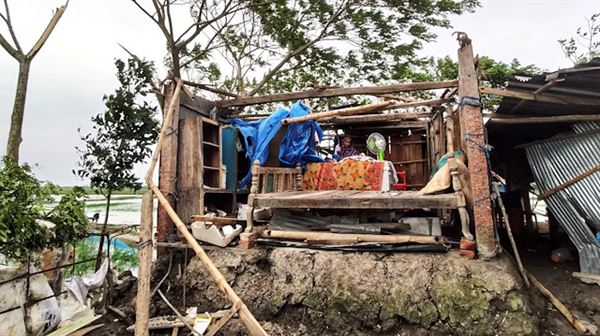 Cyclone Bulbul death toll rises to 12 in Bangladesh, five fishermen…