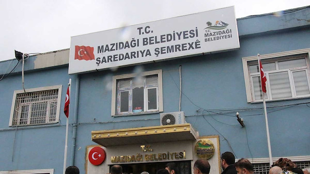 Görevden uzaklaştırılan Suruç Belediye Başkanı Çevik tutuklandı