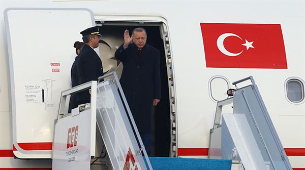 Erdoğan en route to Qatar for meetings with emir