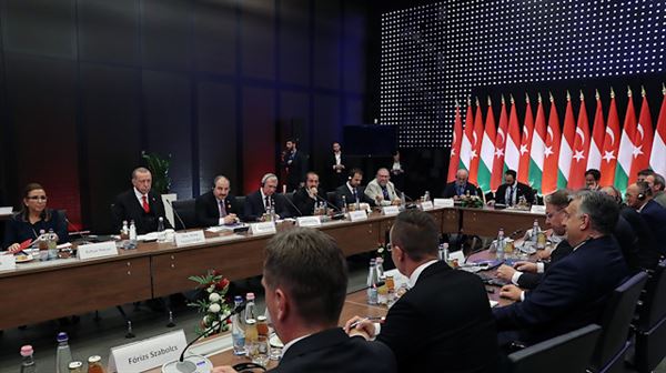 أردوغان يلتقي رجال أعمال أتراك ومجريين في بودابست