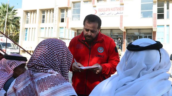 'جيش المتطوعين' التركي يقدم خدماته الصحية في منطقة 'نبع السلام'