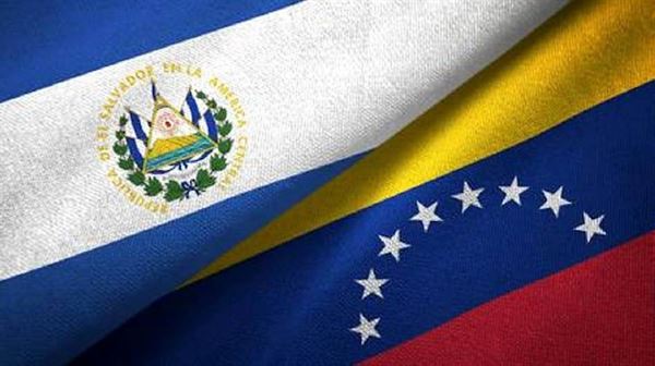 السلفادور تطرد البعثة الدبلوماسية الفنزويلية
