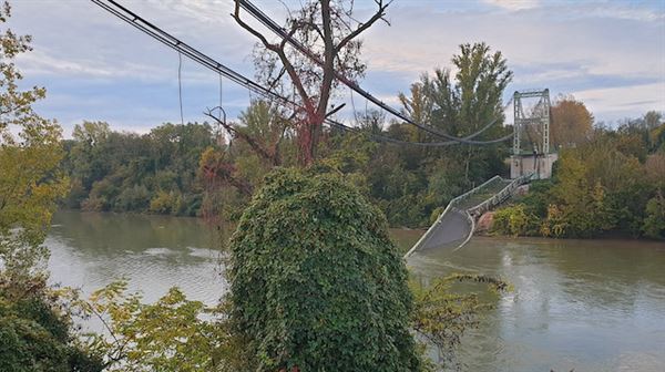 France bridge collapse leaves 1 dead