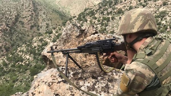 الدفاع التركية: تحييد 8 إرهابيين في غارات شمالي العراق
